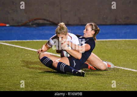 London, Großbritannien. 09 Nov, 2018. England's Carys Williams in Angriff genommen während Quilter Internationals - England Frauen vs USA Frauen bei der Allianz Park am Freitag, 09. November 2018. LONDON ENGLAND. (Nur redaktionelle Nutzung, eine Lizenz für die gewerbliche Nutzung erforderlich. Keine Verwendung in Wetten, Spiele oder einer einzelnen Verein/Liga/player Veröffentlichungen). Stockfoto