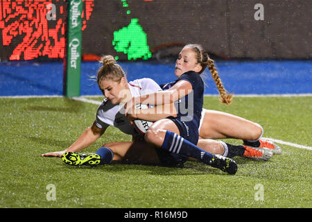 London, Großbritannien. 09 Nov, 2018. England's Carys Williams in Angriff genommen während Quilter Internationals - England Frauen vs USA Frauen bei der Allianz Park am Freitag, 09. November 2018. LONDON ENGLAND. (Nur redaktionelle Nutzung, eine Lizenz für die gewerbliche Nutzung erforderlich. Keine Verwendung in Wetten, Spiele oder einer einzelnen Verein/Liga/player Veröffentlichungen). Stockfoto