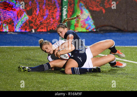 London, Großbritannien. 09 Nov, 2018. England's Carys Williams in Angriff genommen während Quilter Internationals - England Frauen vs USA Frauen bei der Allianz Park am Freitag, 09. November 2018. LONDON ENGLAND. (Nur redaktionelle Nutzung, eine Lizenz für die gewerbliche Nutzung erforderlich. Keine Verwendung in Wetten, Spiele oder einer einzelnen Verein/Liga/player Veröffentlichungen). Stockfoto