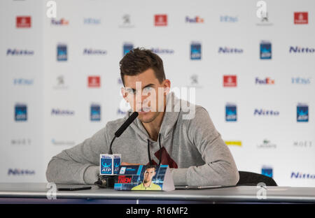 London, Großbritannien. 09 Nov, 2018. Dominic Thiem (Österreich) Während die Medien Tag am Nitto ATP World Tour Finals in London in der O2, London, England am 9. November 2018. Foto von Andy Rowland. Credit: Andrew Rowland/Alamy leben Nachrichten Stockfoto