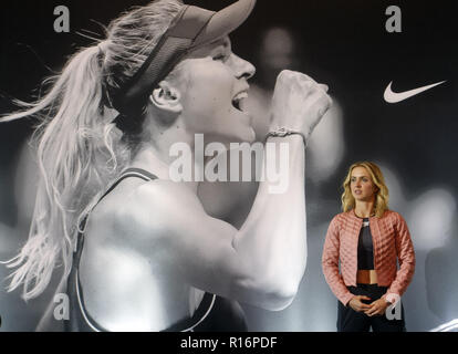 Kiew, Kiew, Ukraine. 9 Nov, 2018. Ukrainische Tennisspielerin Elina Svitolina nimmt an einem Treffen mit ihren Fans bei einer Autogrammstunde in Kiew. Elina Svitolina der Ukraine gewinnen gegen Sloane Stephens der USA und registrieren Sie den größten Gewinn ihrer Karriere, als sie für eine 2-1 (3-6, 6-2, 6-2), während Ihre singles Finale der BNP Paribas WTA-Finale 2018 in Singapur am 28. Oktober 2018 sammelte. Credit: Pavlo Gontschar/SOPA Images/ZUMA Draht/Alamy leben Nachrichten Stockfoto