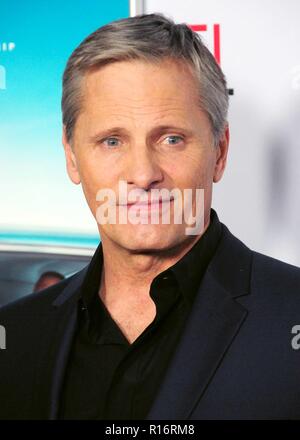 Hollywood, USA. 9. November 2018. HOLLYWOOD, CA - 09. NOVEMBER: Schauspieler Viggo Mortensen besucht die Galavorstellung von "Grünbuch" an AFI FEST 2018 präsentiert von Audi am 9. November 2018 TCL Chinese Theatre in Hollywood, Kalifornien. Foto von Barry King/Alamy leben Nachrichten Stockfoto