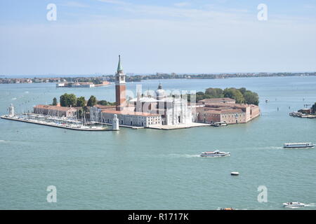 Insel San Giorgio Maggiore, vom Turm der St. Marco in Venedig gesehen Stockfoto