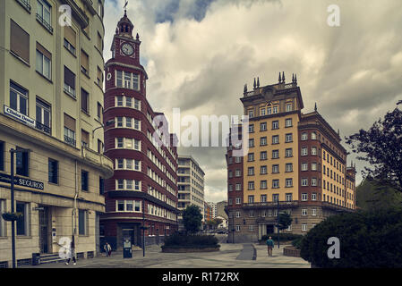 Typische Gebäude in der Plaza España del Ferrol, Dorf von La Coruña, Galicien, Spanien, Stockfoto