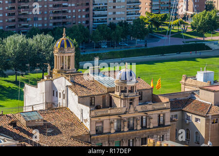 Ansicht der Stadt von Lleida, wo alte und moderne Gebäude wechseln sich ab. Katalonien Spanien Stockfoto