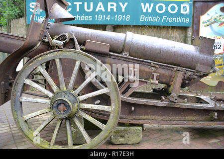 Französisch 155mm Schneider Howitzer, Hill 62 Museum, Sanctuary Wood, in der Nähe von Ypern, Belgien. Stockfoto