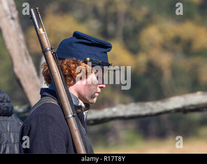 MCCONNELLS, SC (USA) - November 3, 2018: Closeup Portrait einer reenactor Schildern einer Union Soldaten an einer Amerikanischen Bürgerkrieg Reenactment. Stockfoto