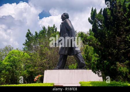 Shenzhen, China. 26. Mai 2018. Eine Statue des chinesischen Politikers Deng Xiaoping in Lianhuashan Park in Futian District, Shenzhen China auf einer Stockfoto