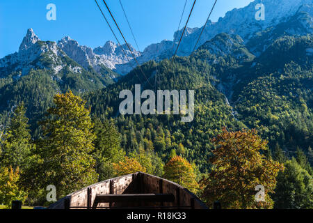 Talstation Karwendelbahn oder Karwendel Seilbahn, Mittenwald, Karwendelgebirge oder Karwendelgebirge, den Alpen, Bayern, Deutschland, Europa Stockfoto