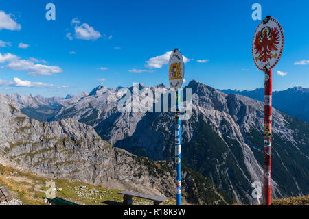 Passamani Panoramaweg oder Passamani Wanderweg, Karwendelbahn, Karwendelgebirge oder Karwendelgebirge, den Alpen, Bayern, Deutschland Stockfoto