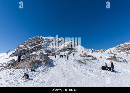 Zugspitze, Zugspitzeplat, höchster Gipfel, Garmisch-Partenkirchen, Wetterstein Gebirge oder Wettersteingebirge, Alpen, Bayern, Deutschland, Europa Stockfoto