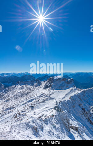 Österreichischen Teil der Zugsptize, Ehrwald, Reutte, Wetterstein Gebirge oder Wettersteingebirge, Alpen, Tirol, Österreich, Europa Stockfoto