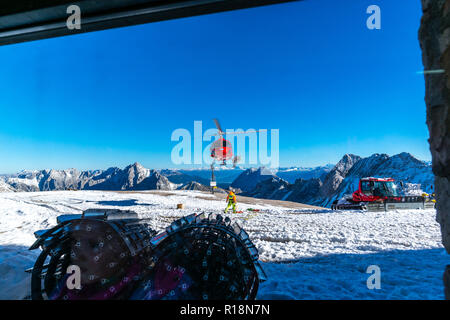 Zugspitzeplat, Zugspitze, höchster Gipfel, Garmisch-Partenkirchen, Wetterstein Gebirge oder Wettersteingebirge, Alpen, Bayern, Deutschland, Stockfoto