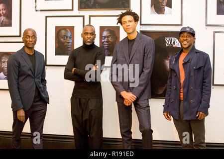 Größte Akquisition der National Portrait Gallery Porträts von afro-karibischen Sitters hat auf öffentliche Anzeige gegangen zum ersten Mal in der "Schwarz ist das neue Schwarz: Porträts von Simon Friedrich', eine neue Anzeige in der National Portrait Gallery, London (bis 27. Januar 2019). Die Anzeige bringt außergewöhnliche Persönlichkeiten aus der Welt der Politik, Wirtschaft, Kultur, Religion und Wissenschaft, fotografiert von Künstler und Regisseur Simon Friedrich als Teil seiner gefeierten BBC zwei Dokumentarfilm Schwarz ist das neue Schwarz, im Jahr 2016 ausgestrahlt. Mit der Unterstützung von Eid, Frederick begabt die gesamte portfoli Stockfoto