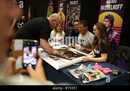 David Hasselhoff Autogramme, wie er FÜR DIE LIEBE VON 80 s-Comic Con Schottland besucht, an der Edinburgh International Conference Centre statt. Stockfoto