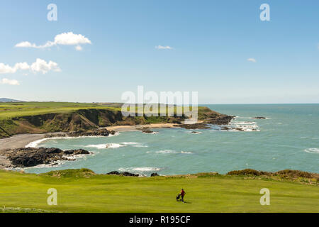 Blick von Morfa Nefyn Golf Club entlang der Klippe zu Fuß Gwynedd in Nordwales Stockfoto