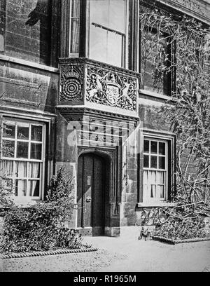 Vintage schwarz-weiß Foto, im Mai 1924 aufgenommen und zeigt den Eingang zur Lodge am Christ's College, Universität Cambridge, England. Stockfoto