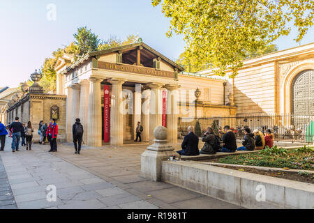 London. November 2018. Ein Blick auf die Queens Gallery in London. Stockfoto