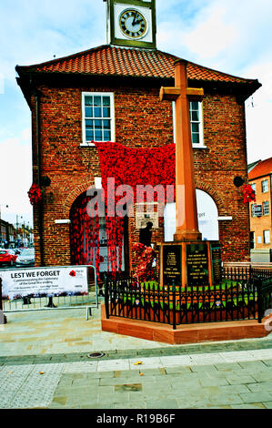 Tag der Erinnerung und Mohn, Rathaus Yarm on Tees, England Stockfoto