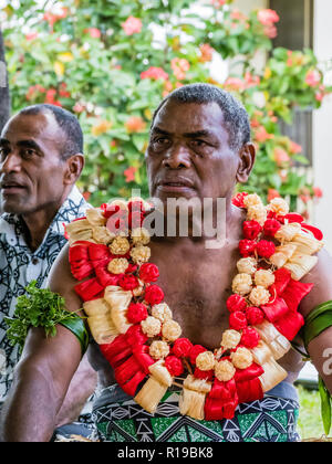 Eine Kava-zeremonie von den Leuten von sabeto Dorf, Viti Levu, der Republik Fidschi. Stockfoto