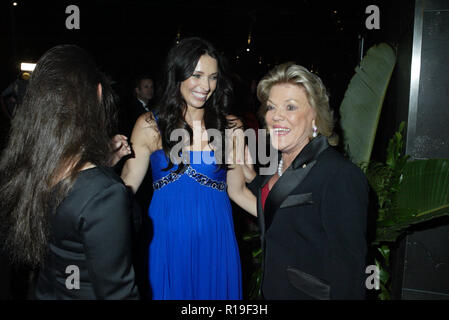 (L - r) Gretel Packer, Erica Packer und Roslyn Packer der Victor Chang'Herz zu Herz' Ball in Sydney Convention und Exhibition Centre. Sydney, Australien - 01.08.09. Stockfoto