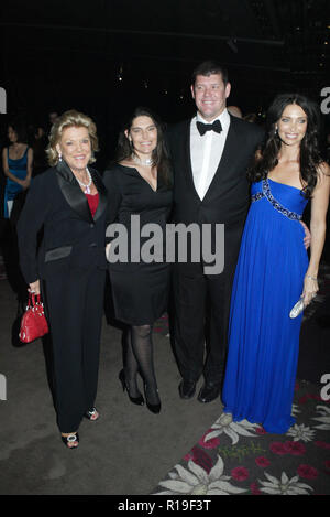 (L-R), Gretel Roslyn Packer Packer, James Packer und Erica Packer der Victor Chang'Herz zu Herz' Ball in Sydney Convention und Exhibition Centre. Sydney, Australien - 01.08.09. Stockfoto