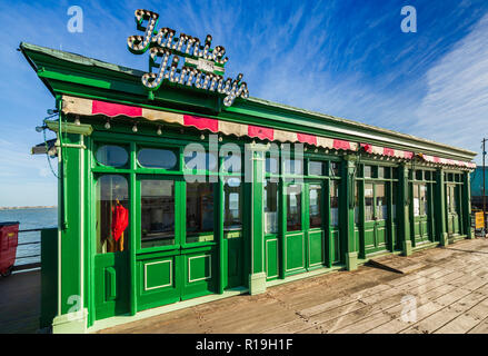 Jamie und Jimmy's Restaurant im Southend Pier. Stockfoto