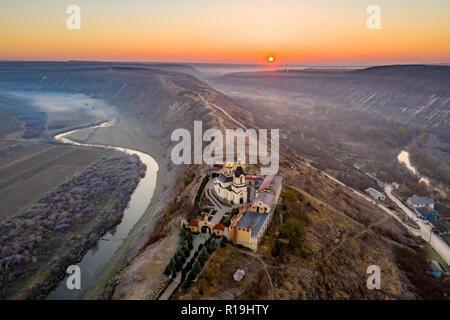 Alte Orhei und Orhei Kloster bei Sonnenaufgang Luftaufnahme Stockfoto