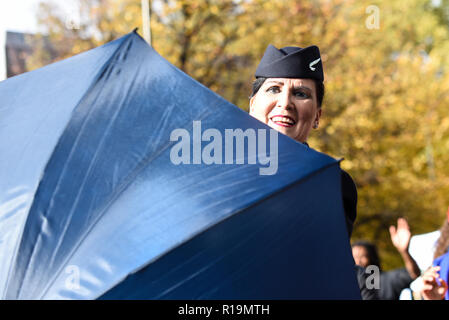 Brtish Airways Flight Attendant, Cabin Crew in der Oberbürgermeister Show Parade, London, Großbritannien 2018 Stockfoto
