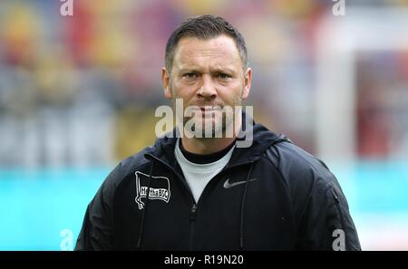 Düsseldorf Düsseldorf, Deutschland. 10 Nov, 2018. firo: 10.11.2018 Fußball, Fußball: 1. Bundesliga, Saison 2018/2019 Fortuna Düsseldorf Düsseldorf - Hertha BSC Berlin Hertha Trainer, Trainer Pál Dárdai, Pal Dardai, Portrait, Kopf - Bild | Verwendung der weltweiten Kredit: dpa/Alamy leben Nachrichten Stockfoto