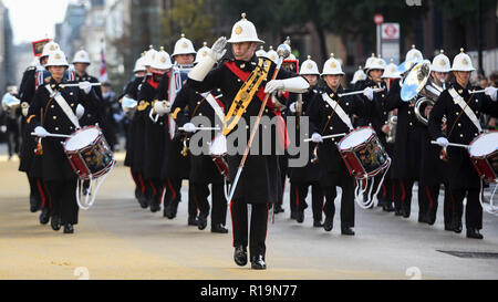 London, Großbritannien. 10. November 2019. Die Band der Household Cavalry Regiment montiert an der Spitze der Prozession. Die Teilnehmer nehmen an des Herrn Bürgermeister zeigen, der ältesten und größten Civic Prozession in der Welt. Seit mehr als 800 Jahren wird der neu gewählte Oberbürgermeister von London macht seinen Weg von der Stadt zu fernen Westminster Loyalität gegenüber der Krone zu schwören. Credit: Stephen Chung/Alamy leben Nachrichten Stockfoto