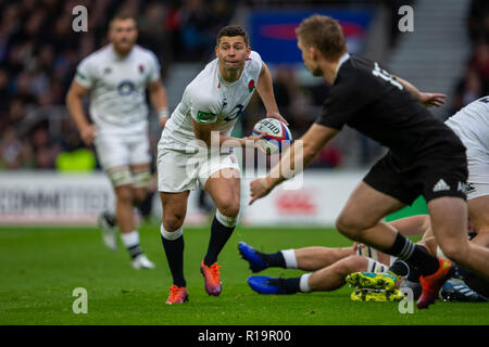 Twickenham, London, UK. 10 Nov, 2018. Rugby Union, Herbst internationale Reihe, zwischen England und Neuseeland; Ben Youngs von England den ball Credit: Aktion plus Sport/Alamy leben Nachrichten Stockfoto