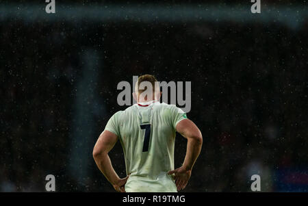 Twickenham, London, UK. 10. November 2018. Der Engländer Sam Underhill während der Quilter Rugby Union International zwischen England und Neuseeland bei Twickenham Stadium. Credit: Paul Harding/Alamy Live Nachrichten Leitartikel nur verwenden Stockfoto