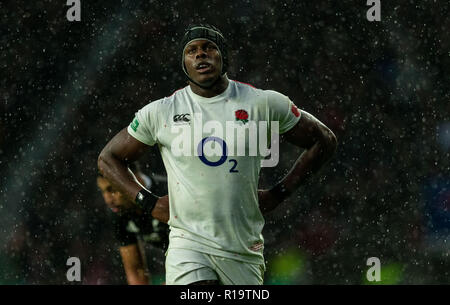 Twickenham, London, UK. 10. November 2018. England's Maro Itoje während der Quilter Rugby Union International zwischen England und Neuseeland bei Twickenham Stadium. Credit: Paul Harding/Alamy Live Nachrichten Leitartikel nur verwenden Stockfoto