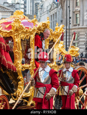 London, Großbritannien. 10 Nov, 2018. LONDON - 10. NOVEMBER: Er neuer Oberbürgermeister von London, Peter Estlin, an der jährlichen Oberbürgermeister zeigen in der City von London am 10. November 2018. Die Show hat jedes Jahr seit 1189 statt. Credit: Phil schlucken Fotografie/Alamy leben Nachrichten Stockfoto