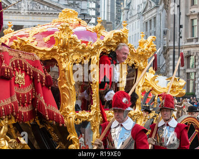 London, Großbritannien. 10 Nov, 2018. LONDON - 10. NOVEMBER: Der neue Oberbürgermeister von London, Peter Estlin, an der jährlichen Oberbürgermeister zeigen in der City von London am 10. November 2018. Die Show hat jedes Jahr seit 1189 statt. Credit: Phil schlucken Fotografie/Alamy leben Nachrichten Stockfoto
