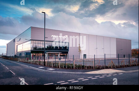 Dramatische Bilder und Sky im neuen McLaren auto Fabrikgebäude auf dem Amrc in Sheffield/Rotherham Stockfoto