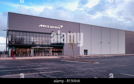 Dramatische Bilder und Sky im neuen McLaren auto Fabrikgebäude auf dem Amrc in Sheffield/Rotherham Stockfoto