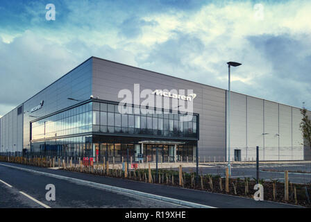 Dramatische Bilder und Sky im neuen McLaren auto Fabrikgebäude auf dem Amrc in Sheffield/Rotherham Stockfoto