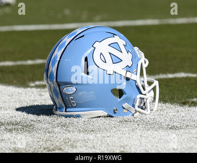 Durham, North Carolina, USA. 10 Nov, 2018. UNC Tar Heels Football Helm am 10. November 2018 Wallace Wade Stadium in Durham, NC. Credit: Ed Clemente/ZUMA Draht/Alamy leben Nachrichten Stockfoto