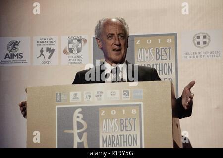 Athen, Griechenland. 9 Nov, 2018. Präsident der Ziele Pack Borao beobachtet, als er an die Ziele am besten Runner Award Gala. Credit: Giorgos Zachos/SOPA Images/ZUMA Draht/Alamy leben Nachrichten Stockfoto