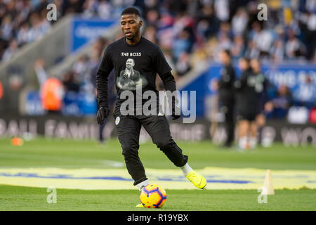 Leicester, Großbritannien. 10 Nov, 2018. Kelechi Iheanacho von Leicester City Aufwärmen vor der Premier League Match zwischen Leicester City und Burnley für die King Power Stadion, Leicester, England am 10. November 2018. Foto von Matthew Buchan. Nur die redaktionelle Nutzung, eine Lizenz für die gewerbliche Nutzung erforderlich. Keine Verwendung in Wetten, Spiele oder einer einzelnen Verein/Liga/player Publikationen. Credit: UK Sport Pics Ltd/Alamy leben Nachrichten Stockfoto