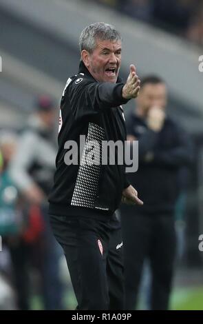 Düsseldorf Düsseldorf, Deutschland. 10 Nov, 2018. firo: 10.11.2018 Fußball, Fußball: 1. Bundesliga, Saison 2018/2019 Fortuna Düsseldorf Düsseldorf - Hertha BSC Berlin Fortuna Trainer, Coach, Friedhelm Funkel, Geste, Gestik, | Verwendung der weltweiten Kredit: dpa/Alamy leben Nachrichten Stockfoto