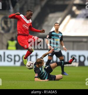 Düsseldorf Düsseldorf, Deutschland. 10 Nov, 2018. firo: 10.11.2018 Fußball, Fußball: 1. Bundesliga, Saison 2018/2019 Fortuna Düsseldorf Düsseldorf - Hertha BSC Berlin Duelle, Duell, Fortuna Dodi Lukebakio, Hertha Ondrej Duda, | Verwendung der weltweiten Kredit: dpa/Alamy leben Nachrichten Stockfoto