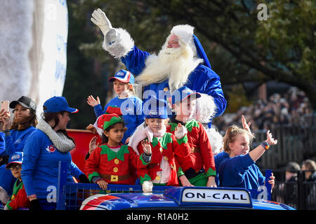 London, Großbritannien. 10 Nov, 2018. Die Teilnehmer nehmen an des Herrn Bürgermeister Show in London, Großbritannien, am 10. November 2018. Als gewählte Leiter der City of London Corporation, die 691St Oberbürgermeister der Stadt London Peter Estlin wird als globale Botschafterin für das VEREINIGTE KÖNIGREICH dienen - auf der Grundlage der Finanz- und Dienstleistungsbranche für eine Amtszeit von einem Jahr. Credit: Stephen Chung/Xinhua/Alamy leben Nachrichten Stockfoto