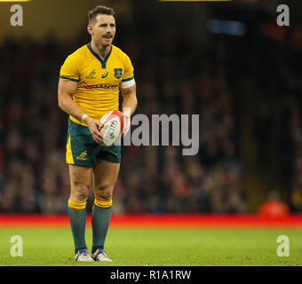 Fürstentum Stadium, Cardiff, UK. 10 Nov, 2018. Rugby Union, Herbst internationale Reihe, Wales gegen Australien; Bernard Foley von Australien Quelle: Aktion plus Sport/Alamy leben Nachrichten Stockfoto