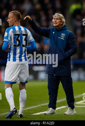 West Ham United Manager Manuel Pellegrini während der Premier League Match zwischen Huddersfield Town und West Ham United bei John Smith's Stadion am 10. November 2018 in Huddersfield, England. (Foto von Daniel Chesterton/phcimages.com) Stockfoto