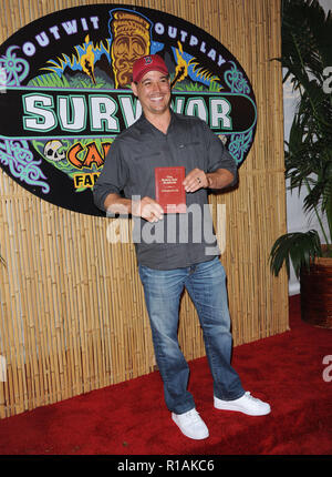 Fruchtsirup Mariano am Überlebender - Caramoan finale an den CBS Radford Studios in Los Angeles. Rob Mariano 05 Veranstaltung in Hollywood Leben - Kalifornien, Red Carpet Event, USA, Filmindustrie, Prominente, Fotografie, Bestof, Kunst, Kultur und Unterhaltung, Topix prominente Mode, Besten, Hollywood Leben, Event in Hollywood Leben - Kalifornien, Roter Teppich und backstage, Film Stars, TV Stars, Musik, Promis, Topix, Bestof, Kunst, Kultur und Unterhaltung, vertikal, eine Person, Fotografie, Mode, volle Länge, 2013 Anfrage tsuni@Gamma-USA.com, Kredit Tsuni/USA, Stockfoto