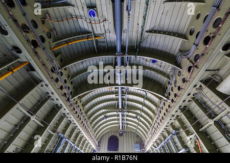 KADAMOVSKIY TRAINING GROUND, ROSTOV REGION, Russland, 26. AUGUST 2018: Laderaum für Verkehr universal militärische Hubschrauber MI-26 Stockfoto