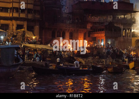 Indien - Varanasi, Varanasi, Uttar Pradesh, Indien. 30,10, 2018. Bild zeigt: Varanasi ist eine Stadt im nordindischen Bundesstaat Uttar Pradesh. Eine angesehen Stockfoto